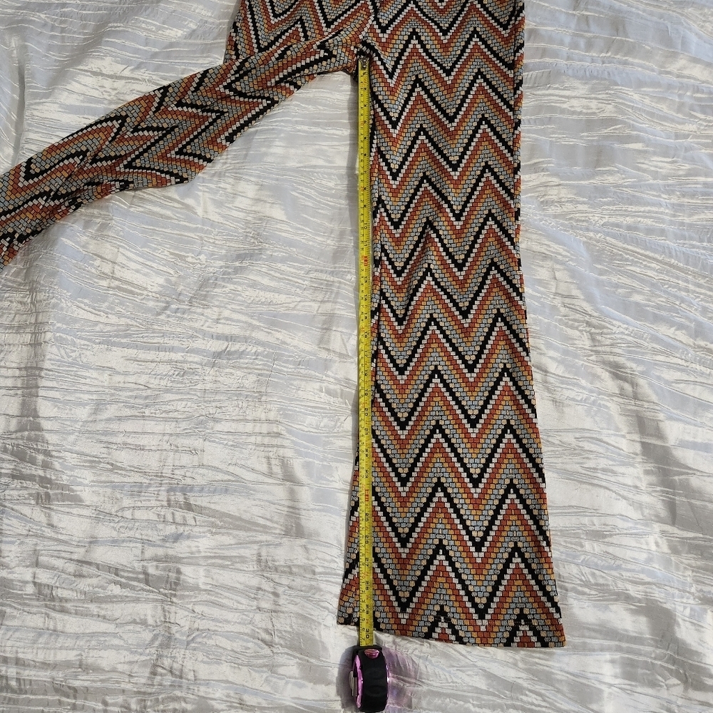 Industry Chevron Patterned Flare Pants Size Small Hippie Vibes - Picture 7 of 11